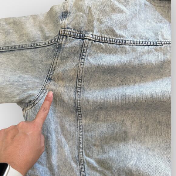 American Eagle Sherpa Lined Denim Jacket Large Light Wash Button Front Pockets - Picture 3 of 12